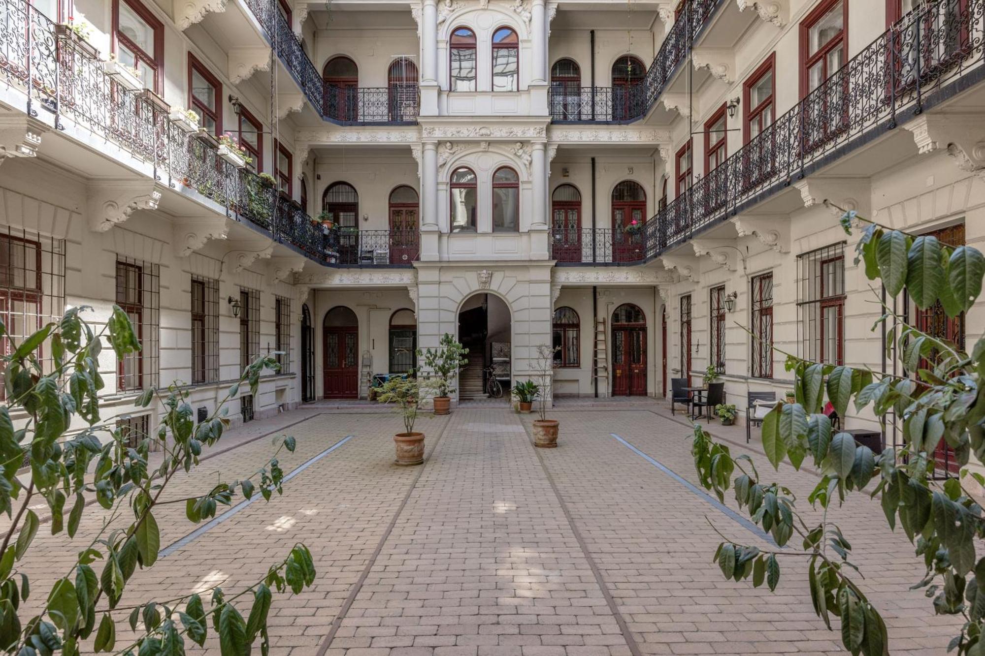 Brody Central Apartment Budapest Bagian luar foto